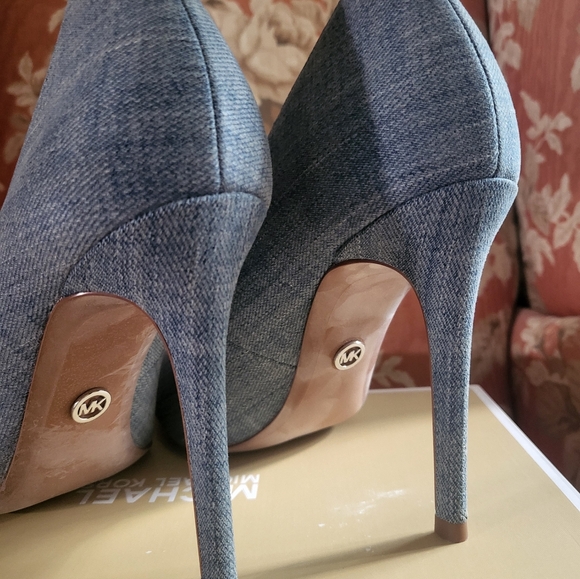 Michael Kors Denim Blue Heels Pumps NWT 10 - Picture 4 of 8